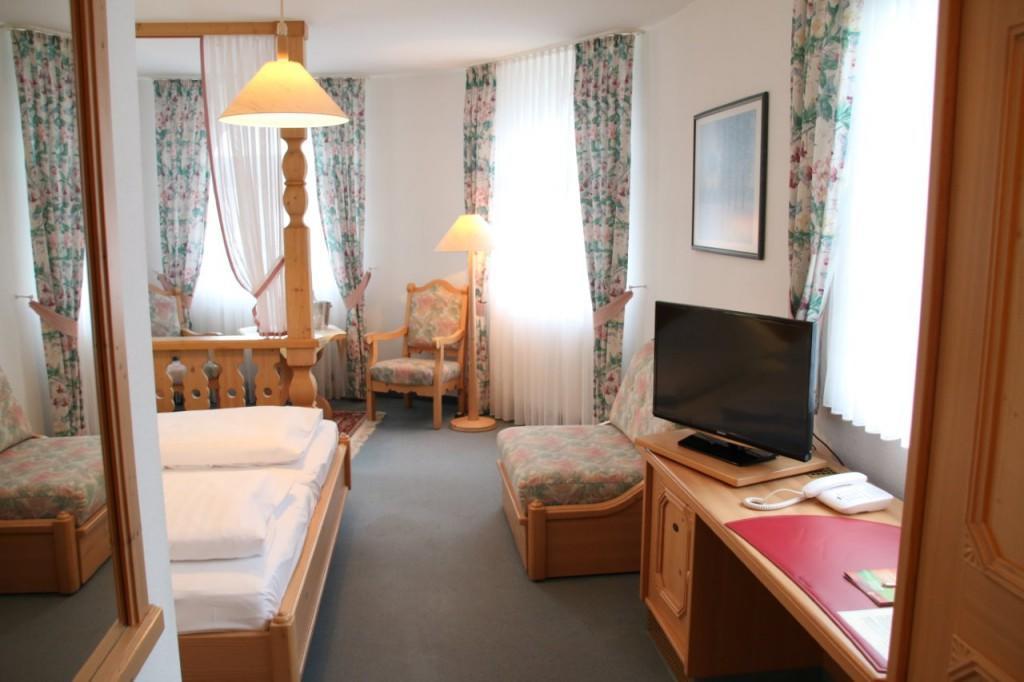 Landgasthof Hotel Bechtel Zella Exterior photo